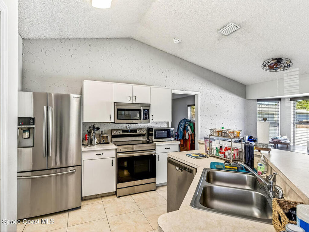 8345 W 98th Avenue, Vero Beach, FL 32967