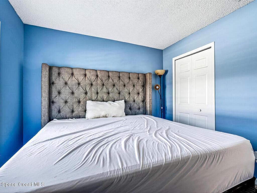 8345 W 98th Avenue, Vero Beach, FL 32967