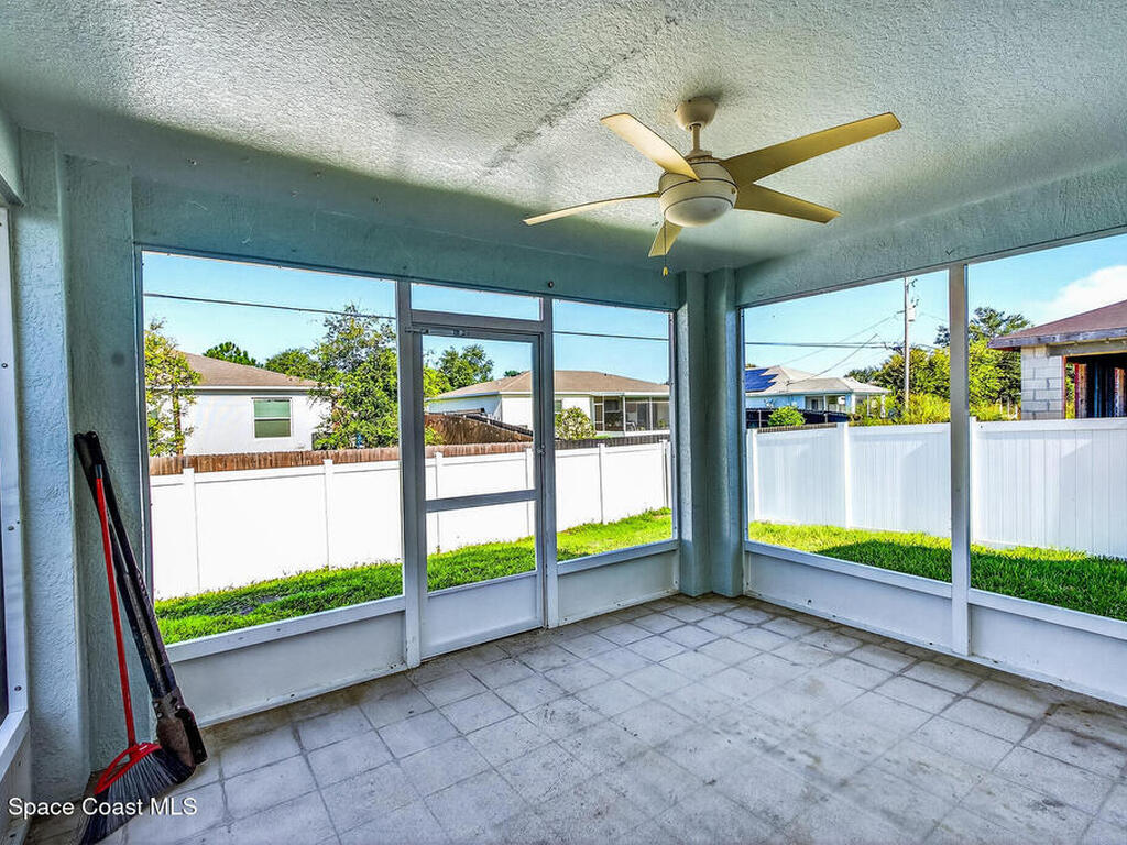 8345 W 98th Avenue, Vero Beach, FL 32967