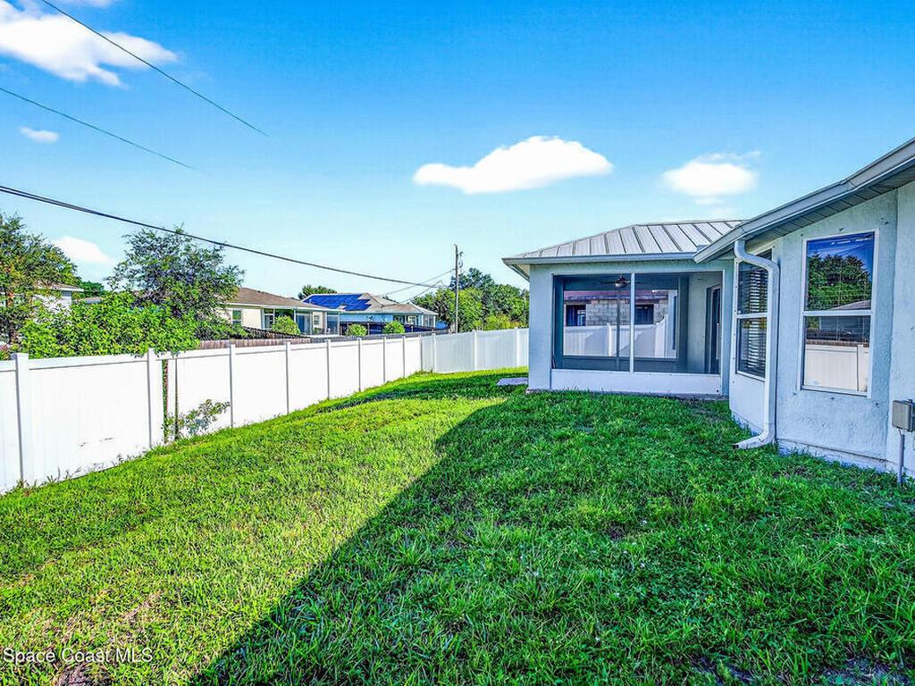 8345 W 98th Avenue, Vero Beach, FL 32967