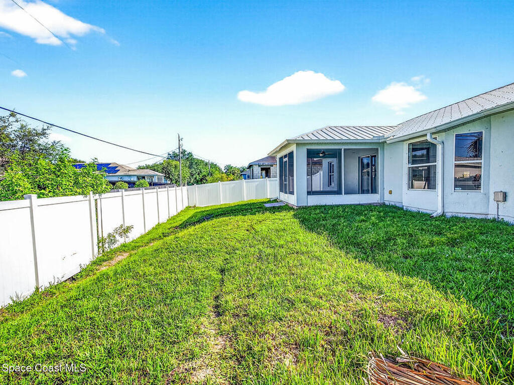 8345 W 98th Avenue, Vero Beach, FL 32967