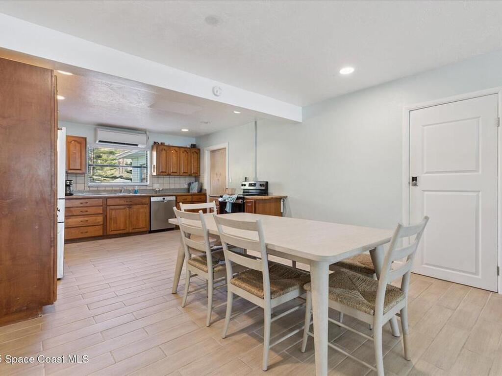 104 W Osceola Lane, Cocoa Beach, FL 32931