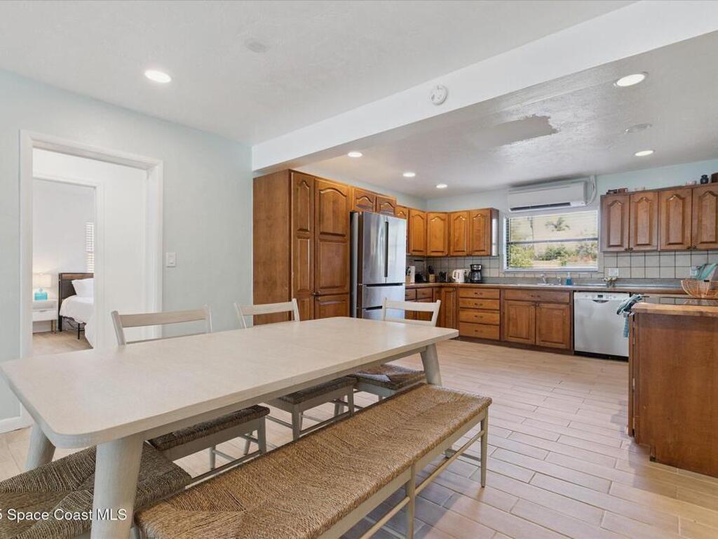 104 W Osceola Lane, Cocoa Beach, FL 32931