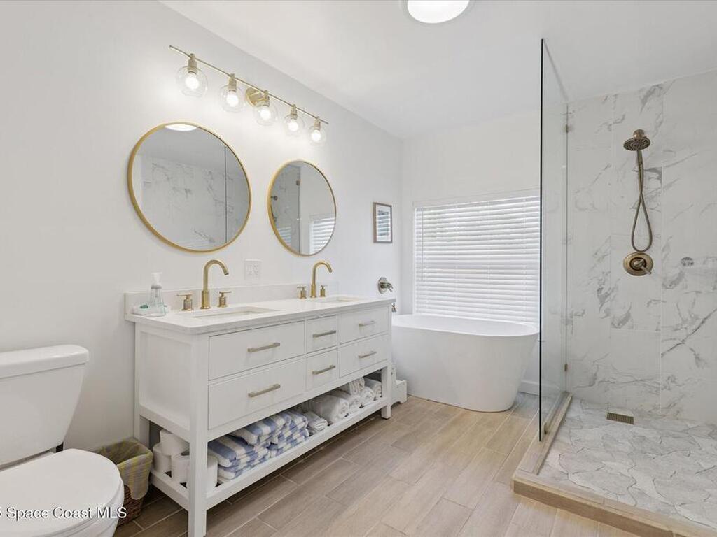 104 W Osceola Lane, Cocoa Beach, FL 32931