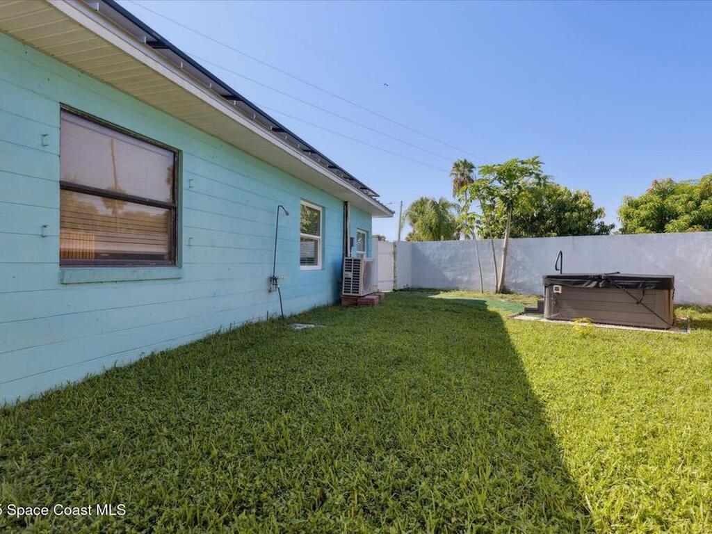 104 W Osceola Lane, Cocoa Beach, FL 32931