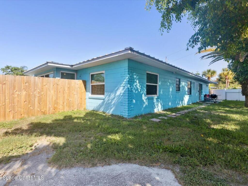 104 W Osceola Lane, Cocoa Beach, FL 32931