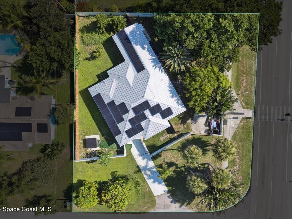 104 W Osceola Lane, Cocoa Beach, FL 32931