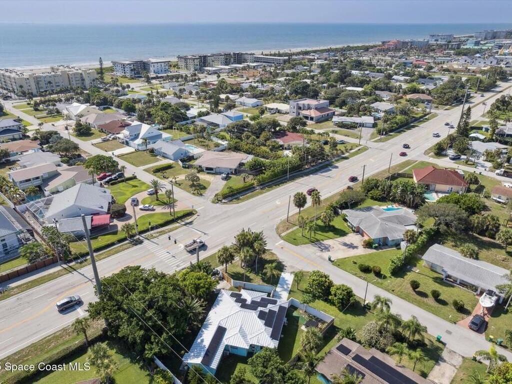 104 W Osceola Lane, Cocoa Beach, FL 32931