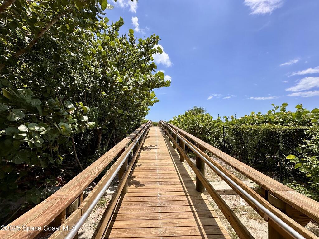 104 W Osceola Lane, Cocoa Beach, FL 32931