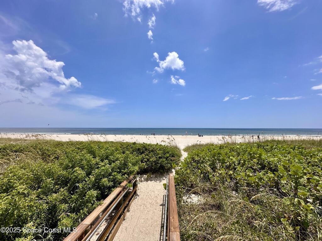 104 W Osceola Lane, Cocoa Beach, FL 32931