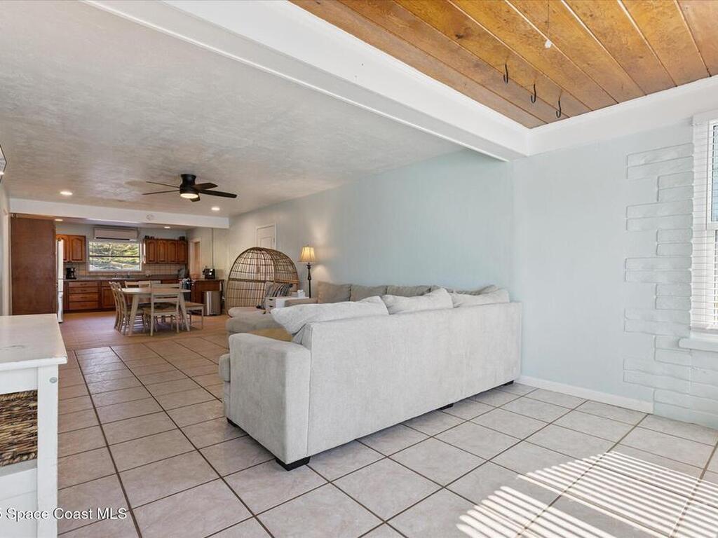 104 W Osceola Lane, Cocoa Beach, FL 32931