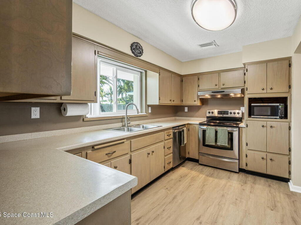 303 Shannon Avenue, Melbourne Beach, FL 32951