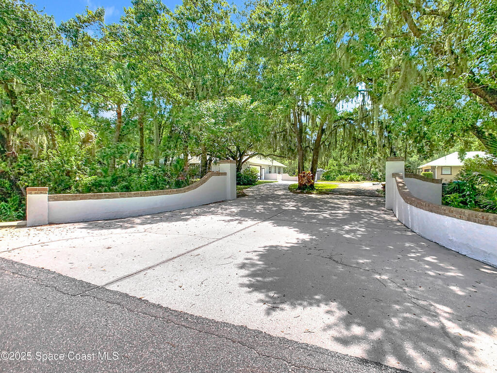 2559 Hooper Road, Cocoa, FL 32926