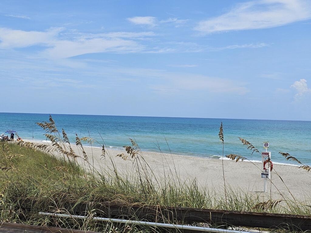 3233 Sea Oats Circle, Melbourne Beach, FL 32951