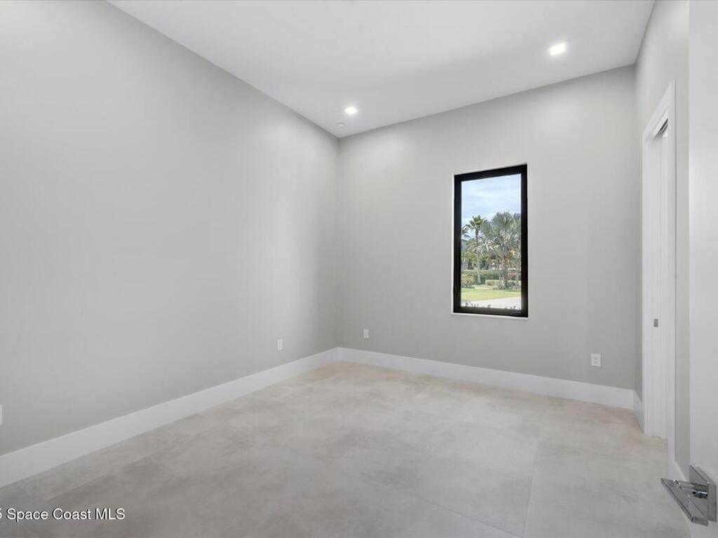 1806 Mooringline Drive, Vero Beach, FL 32963