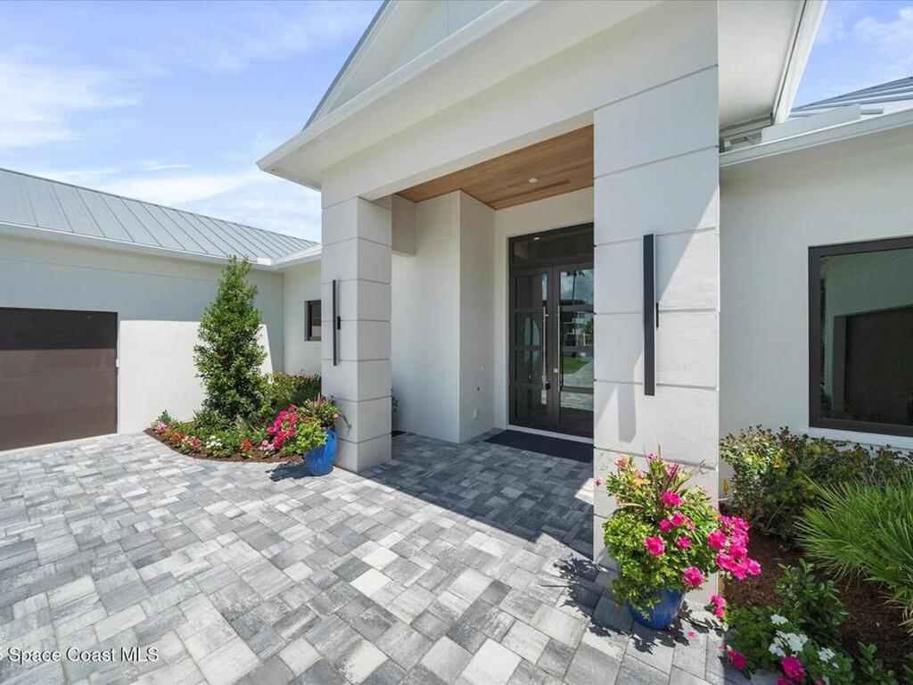 1806 Mooringline Drive, Vero Beach, FL 32963