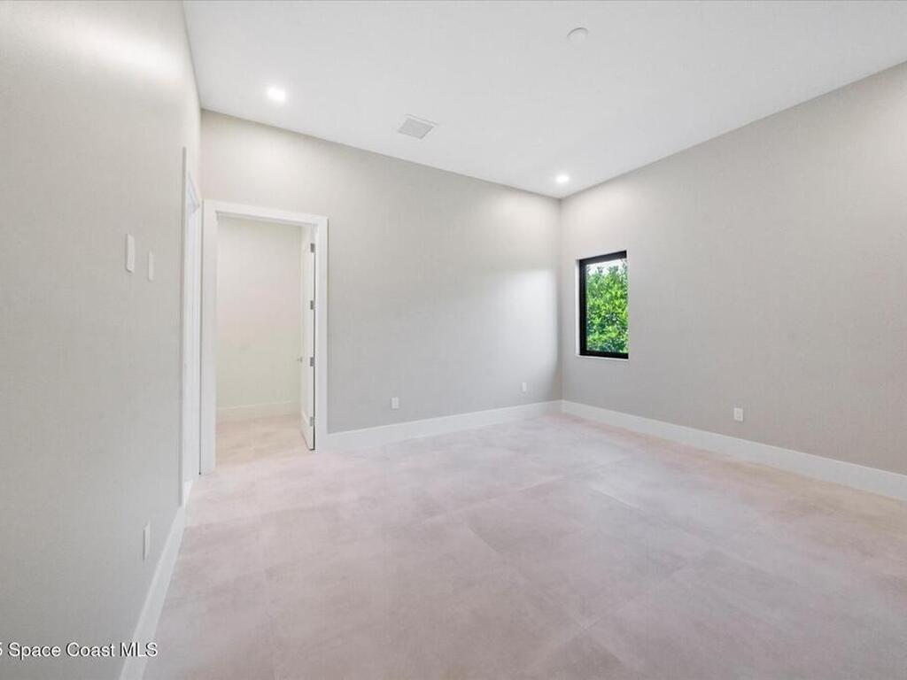 1806 Mooringline Drive, Vero Beach, FL 32963