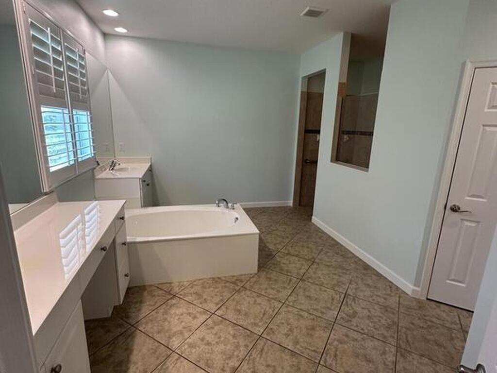 7679 Fieldstone Ranch Square, Vero Beach, FL 32967