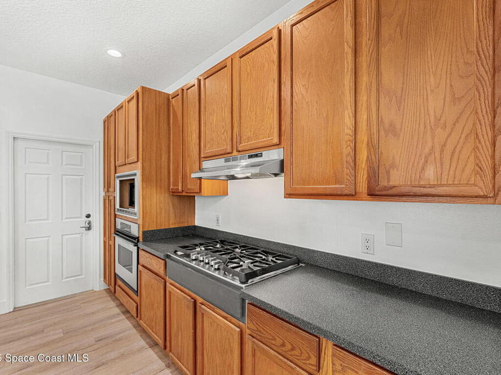 48 Harbor Circle, Cocoa Beach, FL 32931