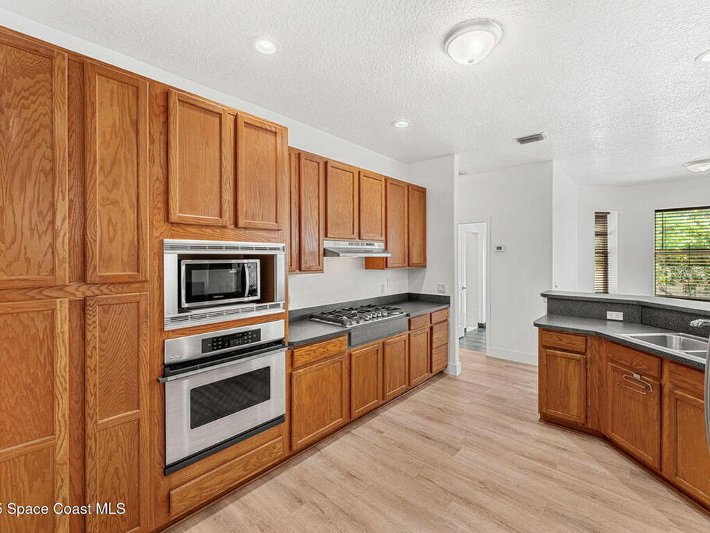 48 Harbor Circle, Cocoa Beach, FL 32931