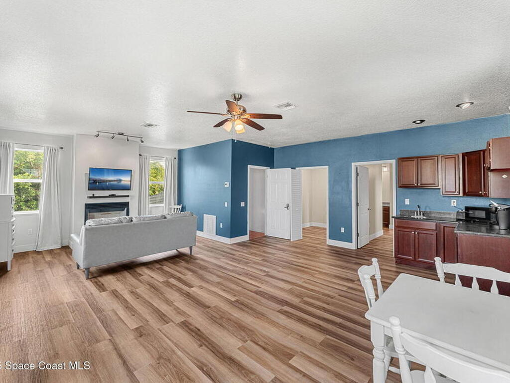 48 Harbor Circle, Cocoa Beach, FL 32931