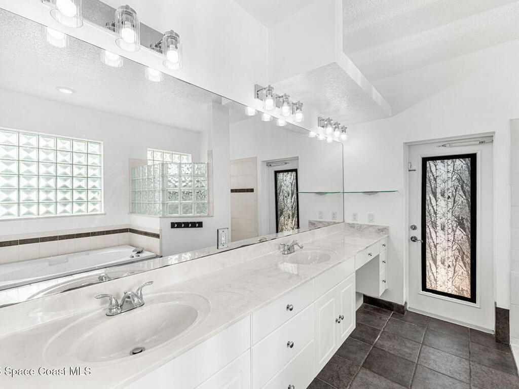 48 Harbor Circle, Cocoa Beach, FL 32931