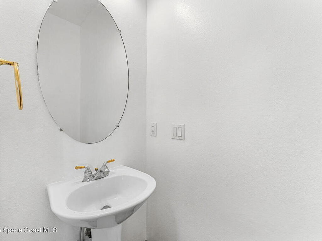 48 Harbor Circle, Cocoa Beach, FL 32931