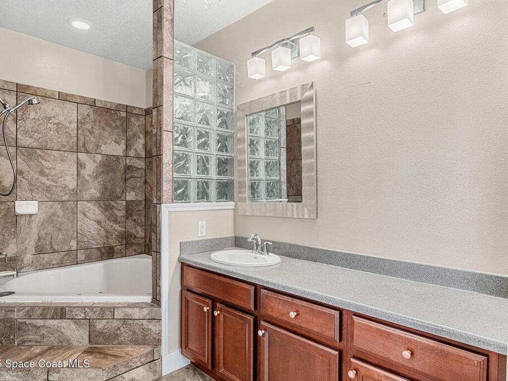 48 Harbor Circle, Cocoa Beach, FL 32931