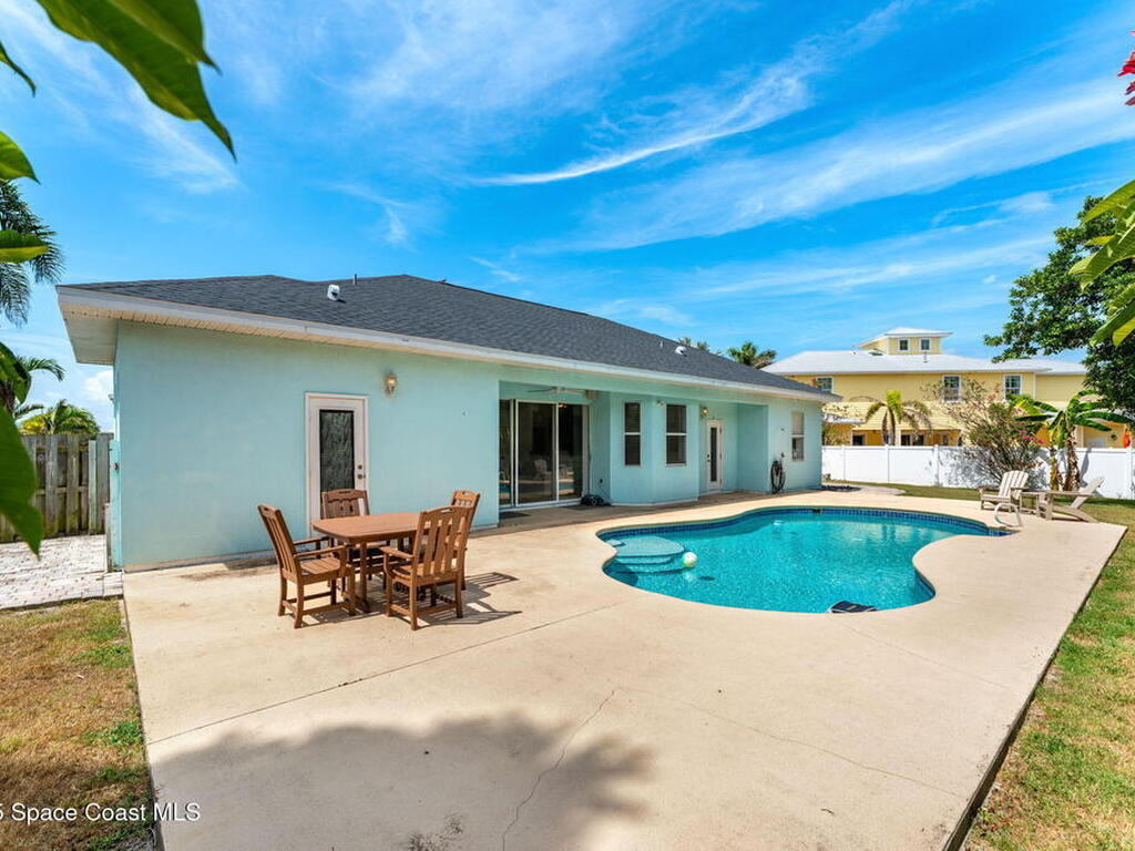 48 Harbor Circle, Cocoa Beach, FL 32931