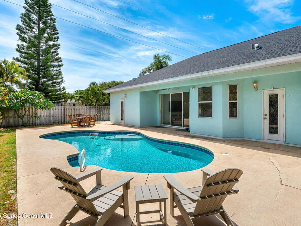 48 Harbor Circle, Cocoa Beach, FL 32931