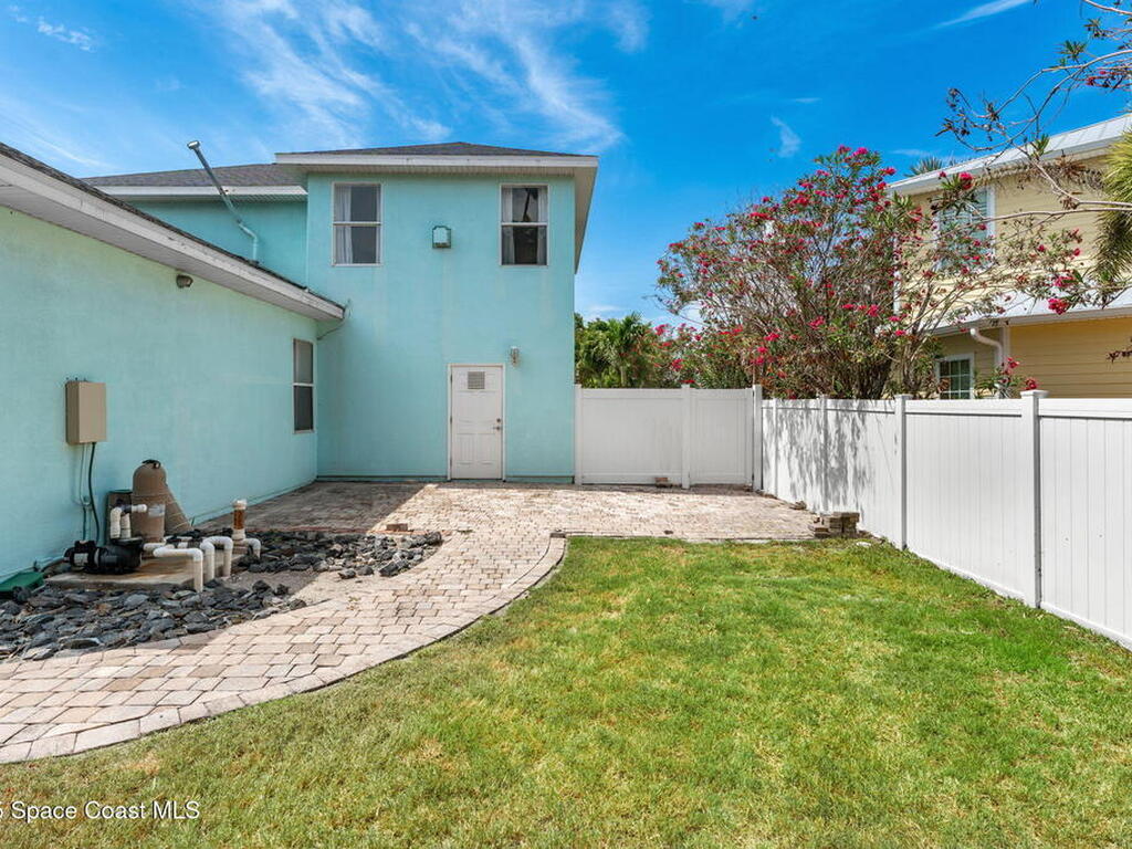 48 Harbor Circle, Cocoa Beach, FL 32931