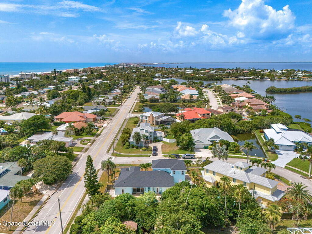 48 Harbor Circle, Cocoa Beach, FL 32931