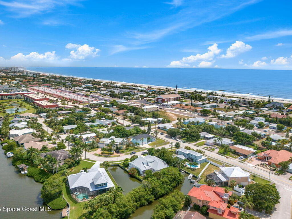 48 Harbor Circle, Cocoa Beach, FL 32931