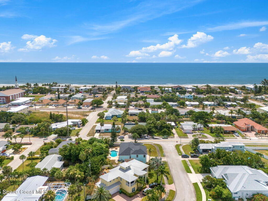 48 Harbor Circle, Cocoa Beach, FL 32931