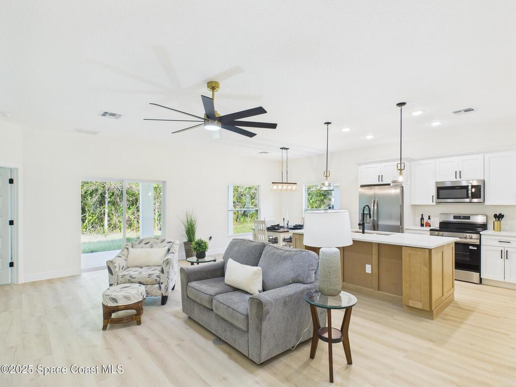 7855 92nd Court, Vero Beach, FL 32967