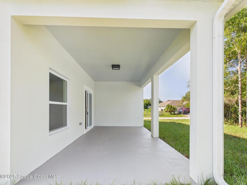 7855 92nd Court, Vero Beach, FL 32967