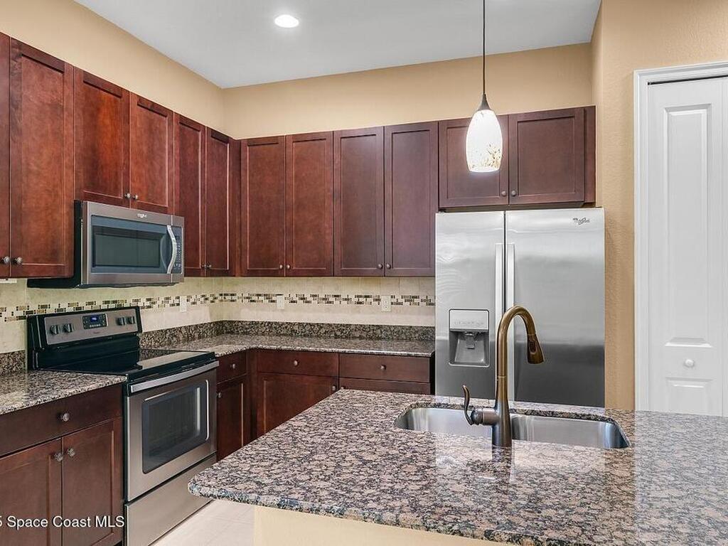 5526 40th Avenue, Vero Beach, FL 32967