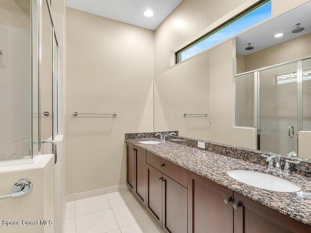 5526 40th Avenue, Vero Beach, FL 32967