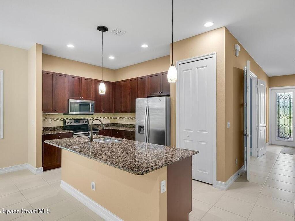5526 40th Avenue, Vero Beach, FL 32967