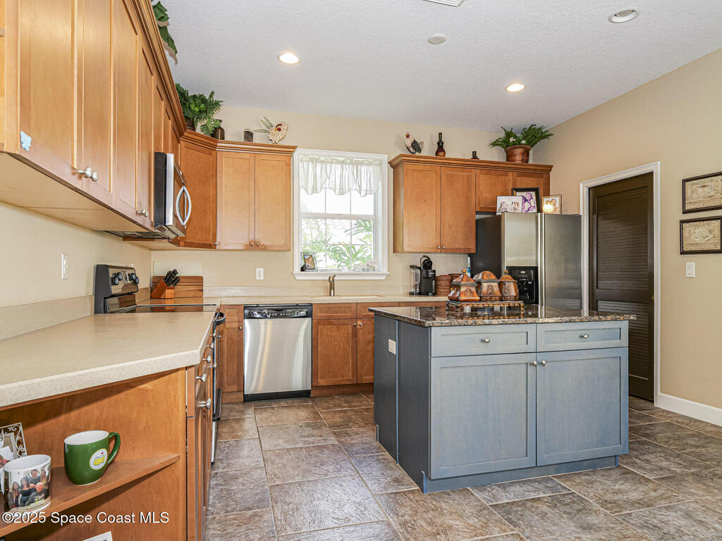 5837 Pine Ridge Circle, Vero Beach, FL 32967