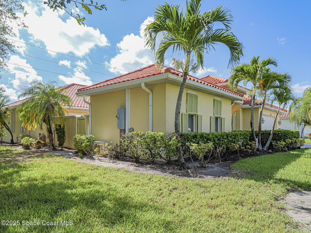 5837 Pine Ridge Circle, Vero Beach, FL 32967