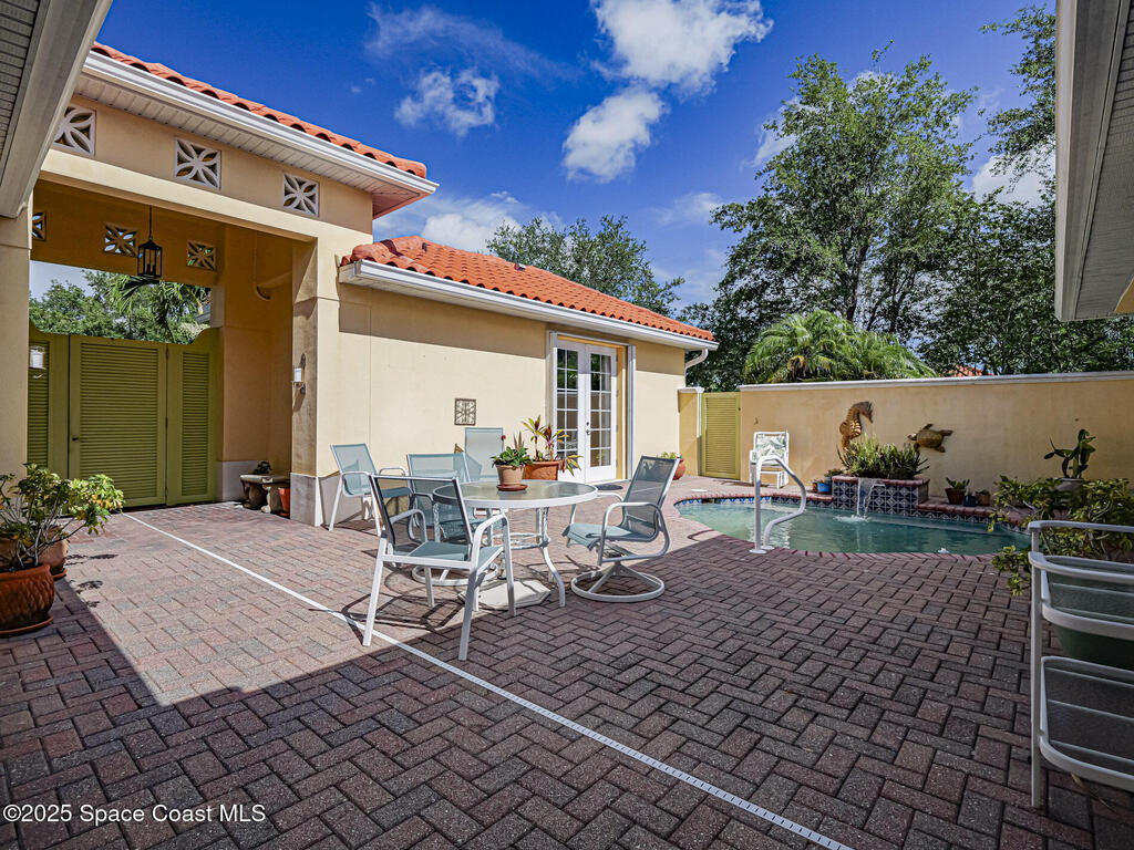 5837 Pine Ridge Circle, Vero Beach, FL 32967