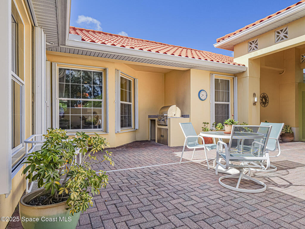 5837 Pine Ridge Circle, Vero Beach, FL 32967