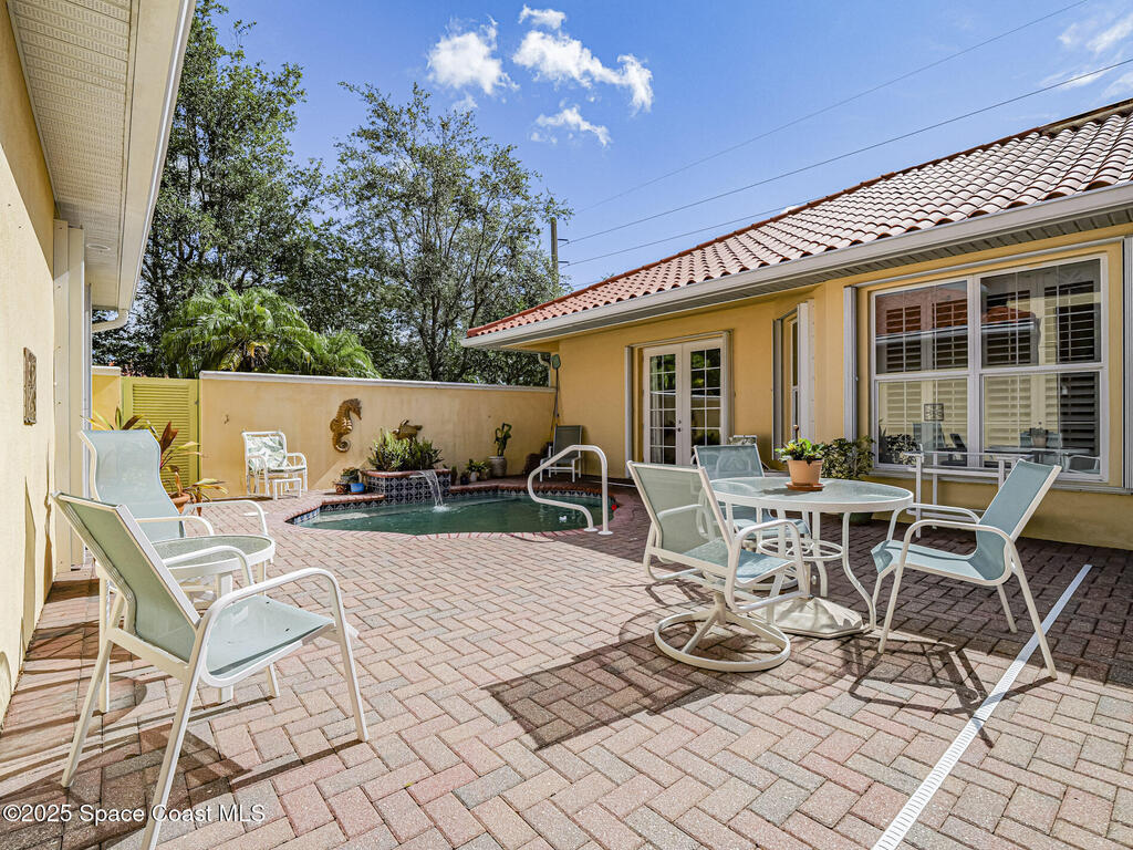 5837 Pine Ridge Circle, Vero Beach, FL 32967
