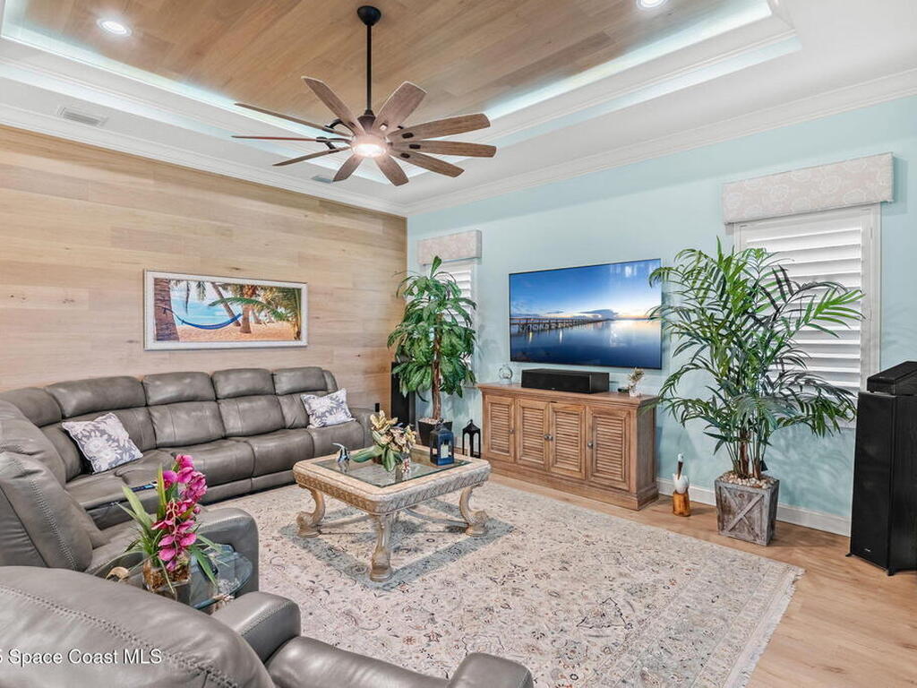 8919 Shoreline Avenue, Melbourne, FL 32940