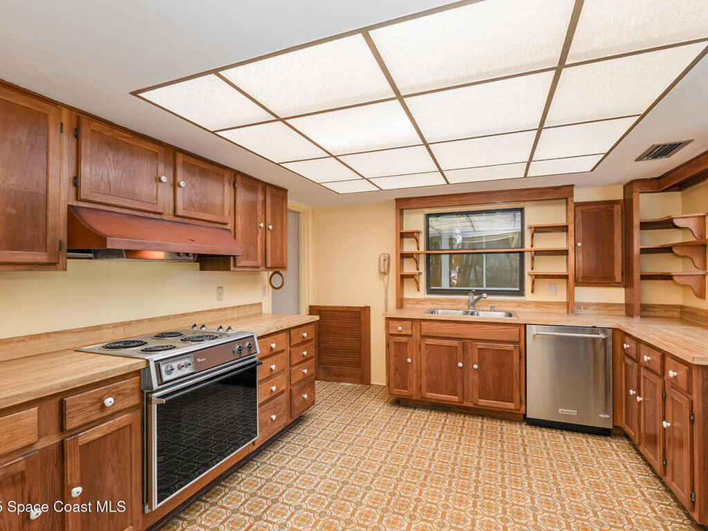 717 Indian River Drive, Cocoa, FL 32922