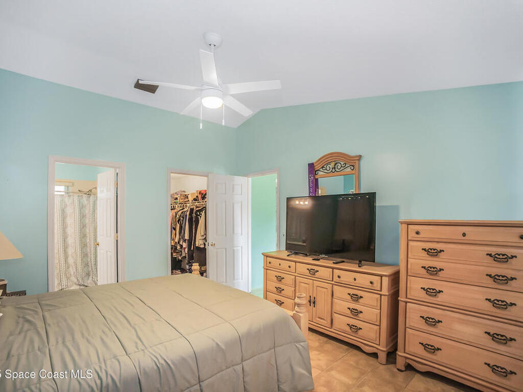 9156 101st Avenue, Vero Beach, FL 32967