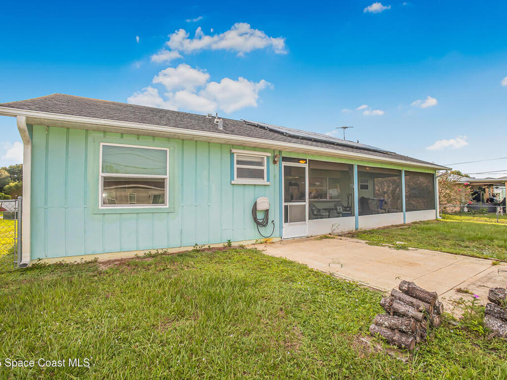9156 101st Avenue, Vero Beach, FL 32967
