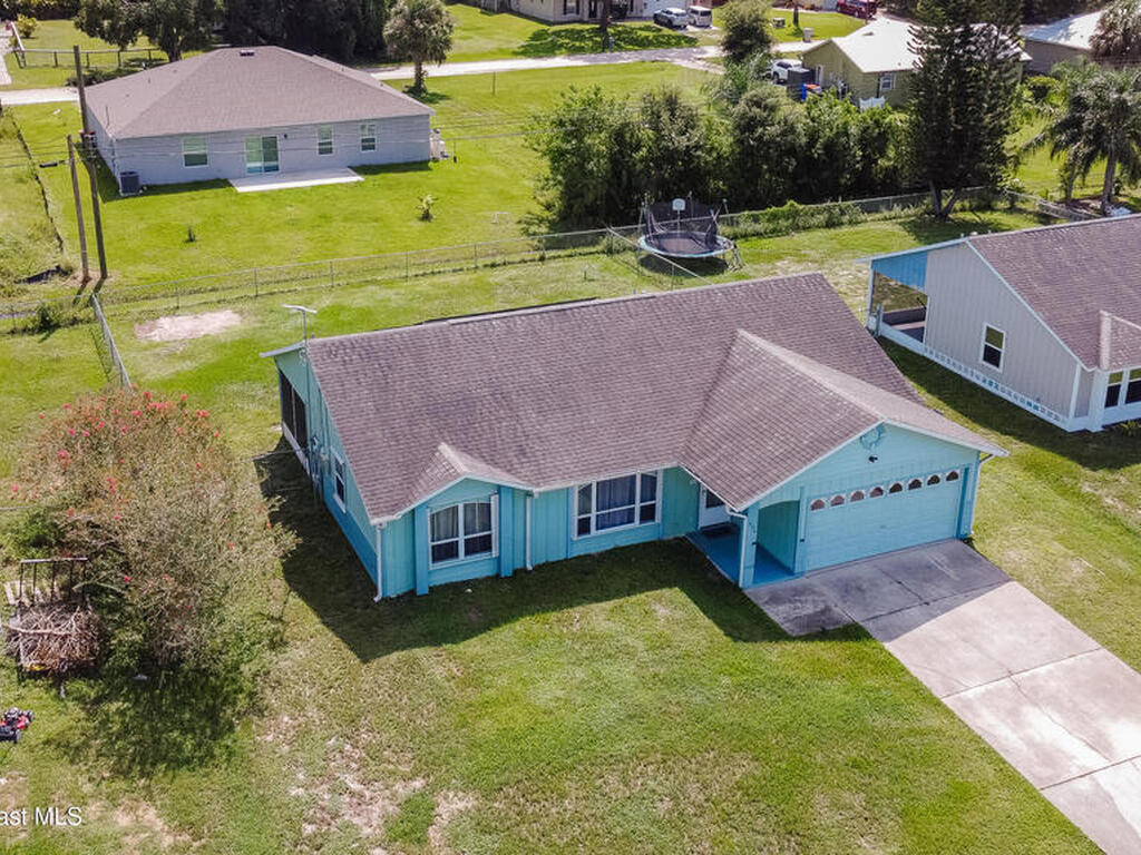 9156 101st Avenue, Vero Beach, FL 32967