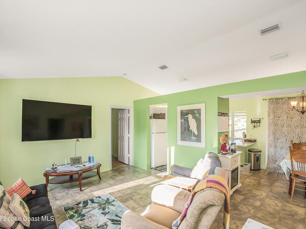 9156 101st Avenue, Vero Beach, FL 32967